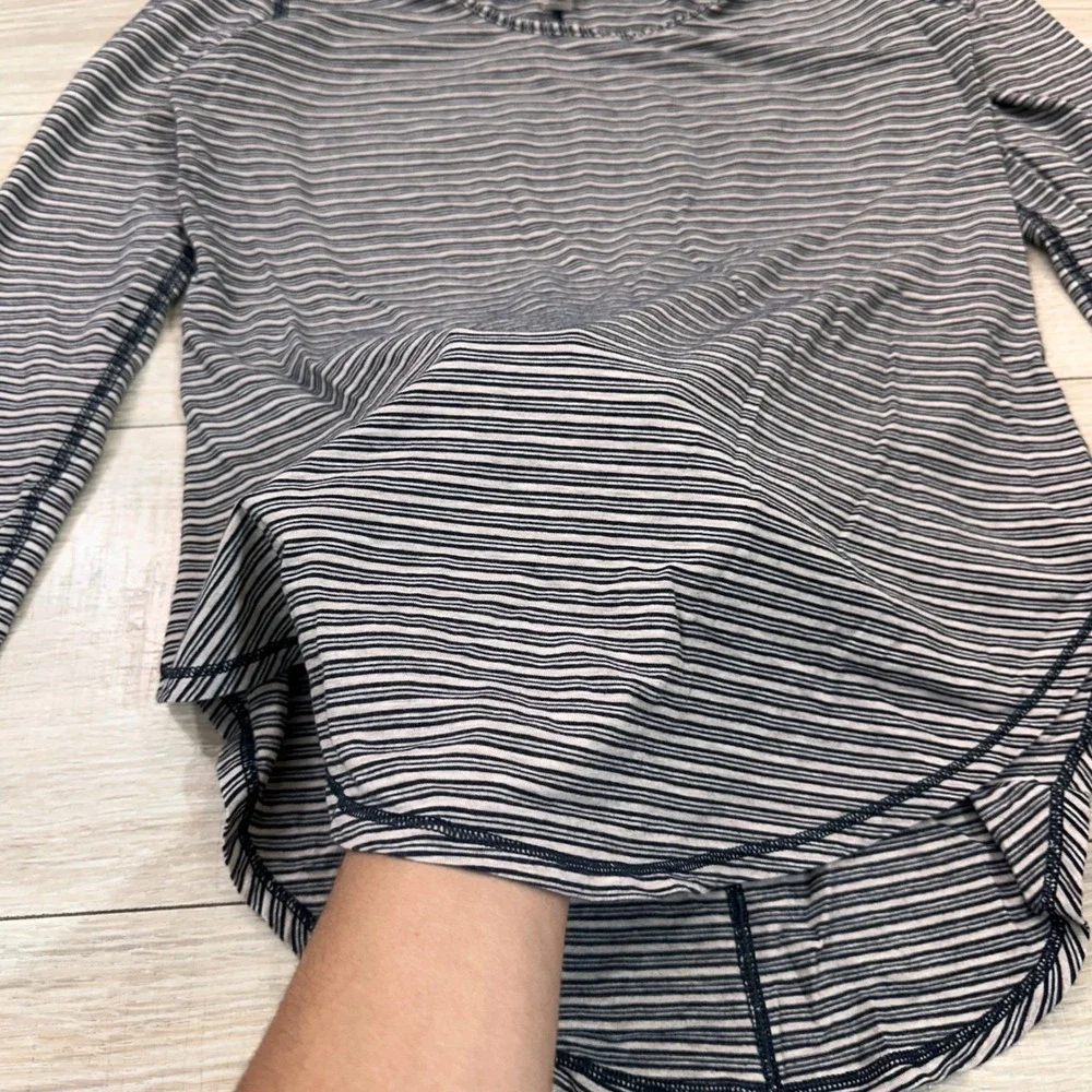 Lululemon Yogini 5 Year Long Sleeve Tee Black Striped Lightweight Pima‎ Cotton 2